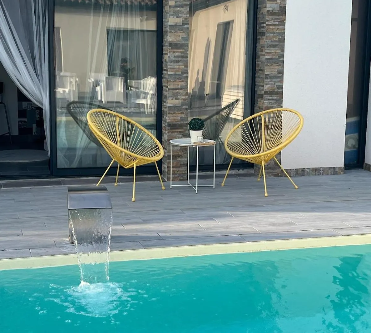 Magnifique Studio Bressols 0*,  France